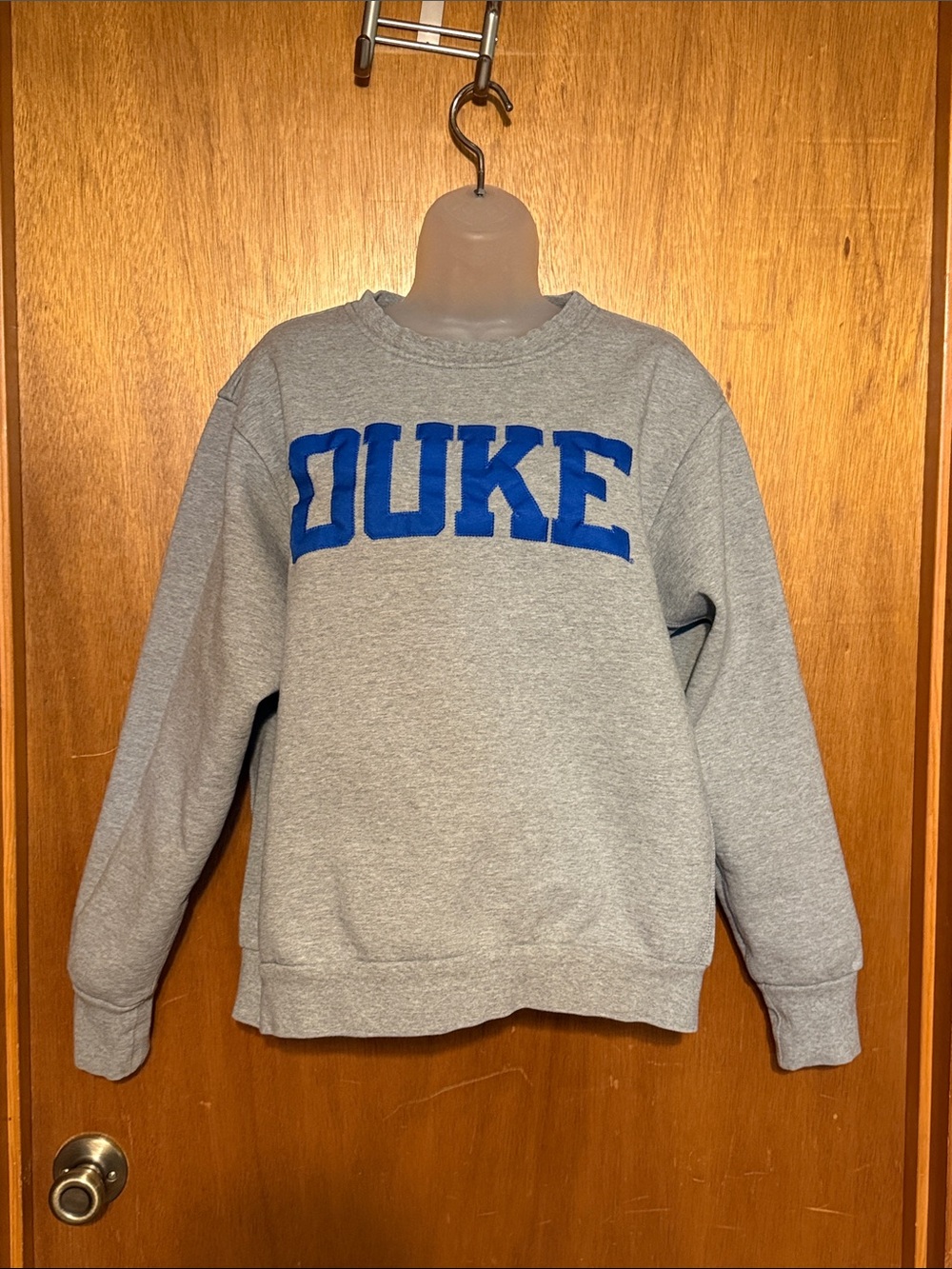 Nike Gray Crewneck Sweatshirt with Blue Duke Applique unisex sz M